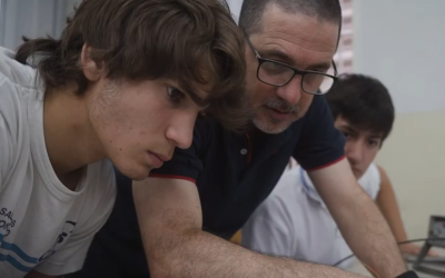 El profesor Federico Ferraro del Instituto Técnico Salesiano Villada, finalista del concurso “Docentes que Inspiran”